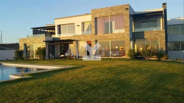 99376-Vente Villa à Tanger Branes 1 de 2217 m²