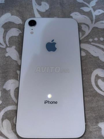 Iphone XR 64 GB في حالة جيدة جدا