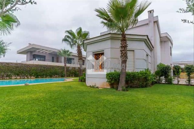 7726-بيع فيلا في الدار البيضاء فضاءات المحيط