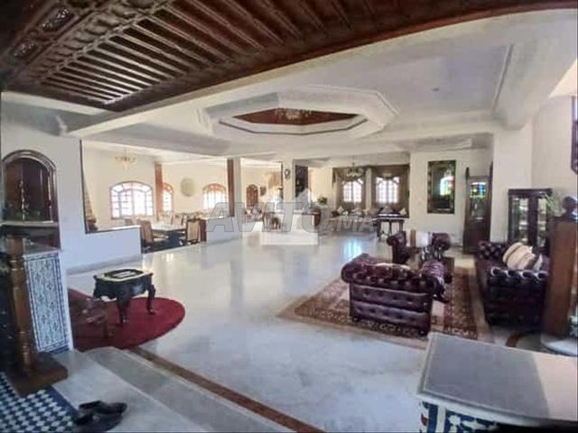 100099-بيع فيلا في الدار البيضاء فلوريدا - مندرون