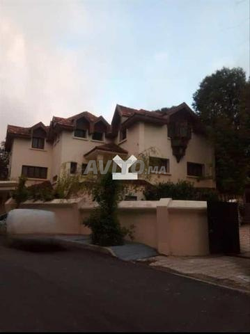 135294-بيع فيلا في إفران حي العائلة الفرنسية من 8