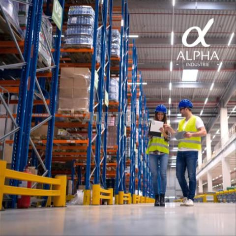 Plate-forme logistique avec quais déchargement