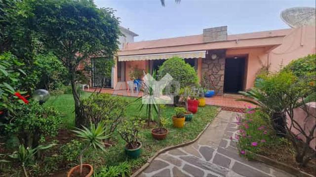 45561-بيع فيلا في الدار البيضاء هيبودروم بمساحة 746 م