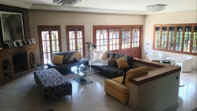 47340-بيع فيلا في مراكش أمرشيش بمساحة 524 متر مربع