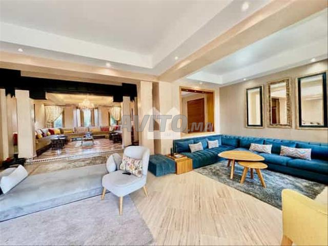 22960-بيع فيلا في الدار البيضاء سيدي معروف 385