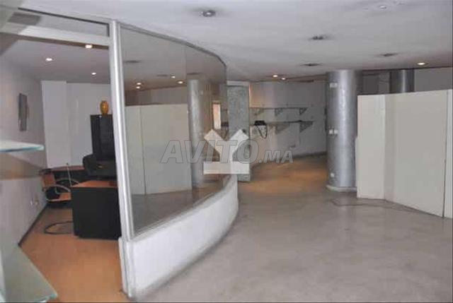 32635-بيع محل في الدار البيضاء راسين بمساحة 328 م²