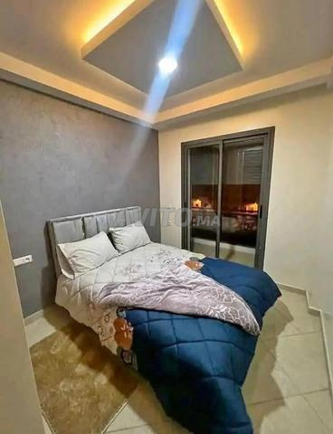 Appartements propres disponibles maintenant en centre-ville. Wifi Parking