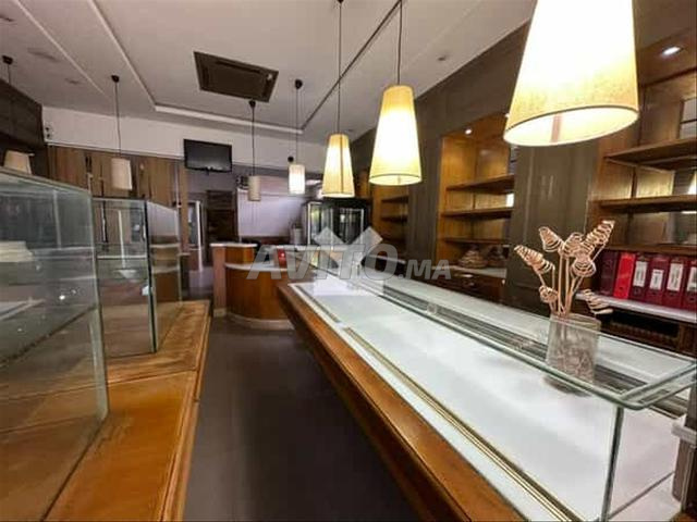 73753-بيع محل في الرباط السويسي بمساحة 306 م²