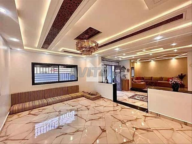 51694-بيع فيلا في سلا حي السلام بمساحة 302 متر مربع