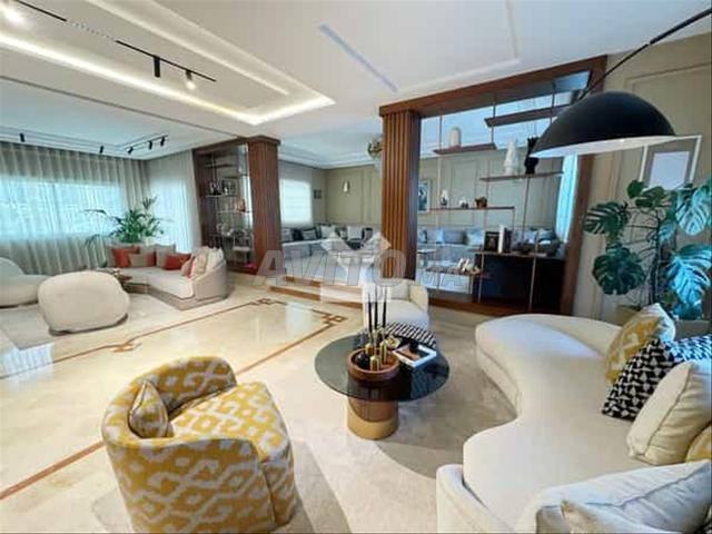 127901-بيع فيلا في الدار البيضاء كاليفورنيا بمساحة 252