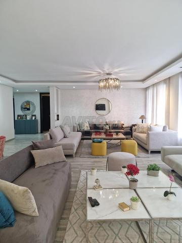 شقة مفروشة بمستوى عالي جدًا في كوتييه