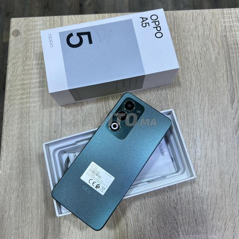 Oppo A5 comme neuf avec boîte et accessoires