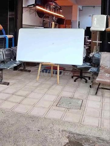 Tableau apprentissage/bureau/vestiaire