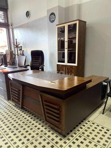 مكاتب مستوردة بتصاميم عصرية وجودة عالية