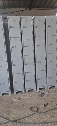 Vestiaire monobloc 4portes en stock\casier métall