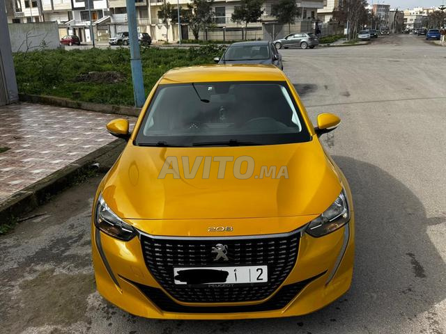 Peugeot 208 essence modèle 2021
