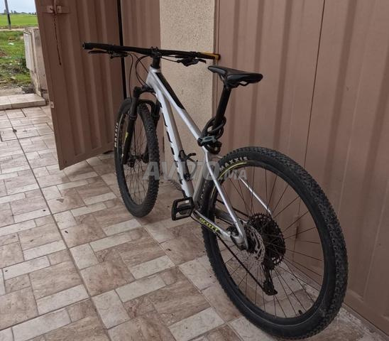 Vélo VTT en aluminium canette très bonne