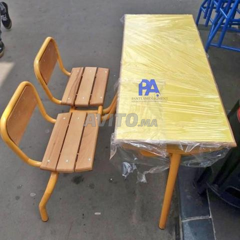 Table pour 2 élèves/chaise/vestiaire