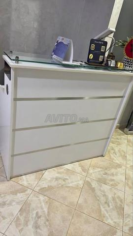 Bureaux d'accueil locaux à des prix compétitifs et livraison rapide