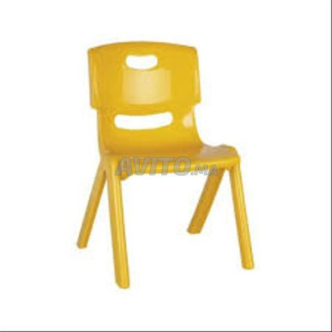 Mobilier scolaire collectif/table/chaise/bureau