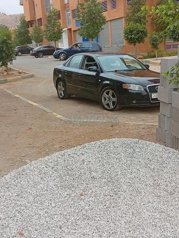 Voiture Audi A4 en bon état, modèle 2006, dédouanée en 2006