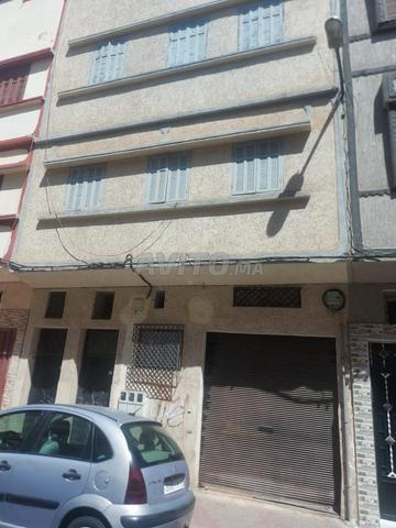 دار للبيع في سباتة