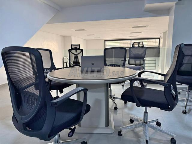 طاولة اجتماعات مستوردة دائرية بتصميم راقٍ