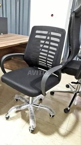 Chaise importée - Confortable et moderne - Idéale pour les employés et les équipes