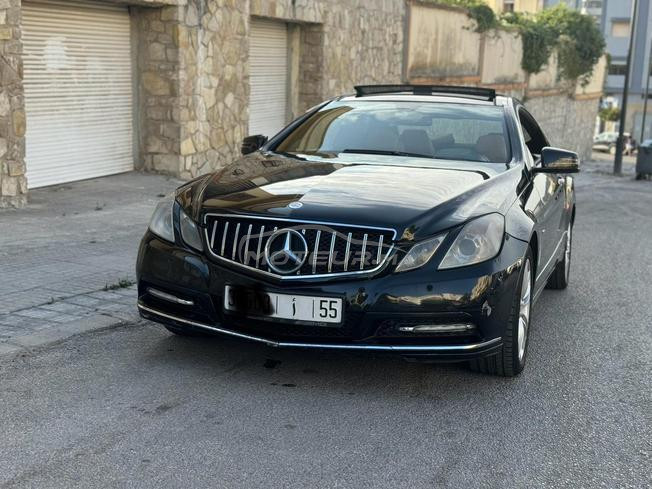 Mercedes E coup 220