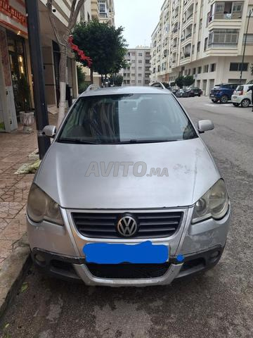 Volkswagen Polo Essence Manuelle 2009 à Tanger