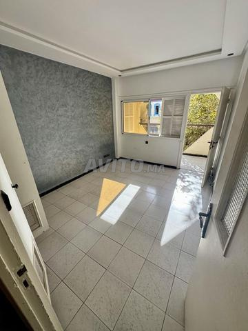 مكتب رائع | 107 متر مربع موثق | شارع محمد الخامس - 2