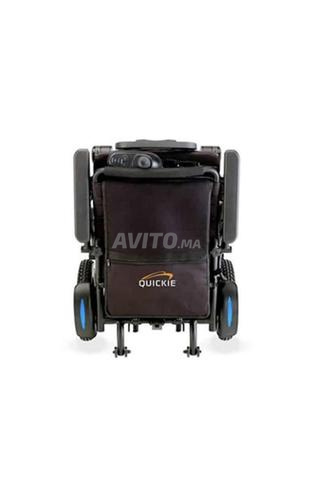 FAUTEUIL ROULANT ÉLECTRIQUE PLIANT - 2
