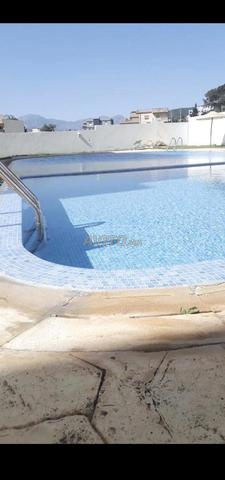 شقة على شاطئ البحر مع مسبح