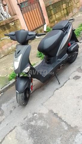 Bonne moto de la société kymko