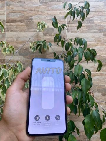 iPhone 11 Pro Max 64GB Gold - Bon état 2800dh - 2