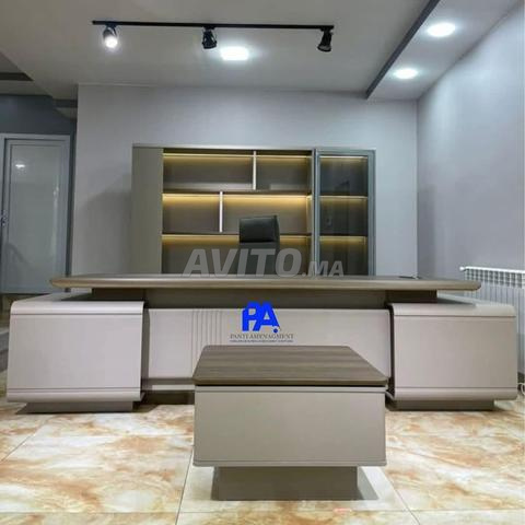 Bureau direction entreprise/fauteuil/vestiaire