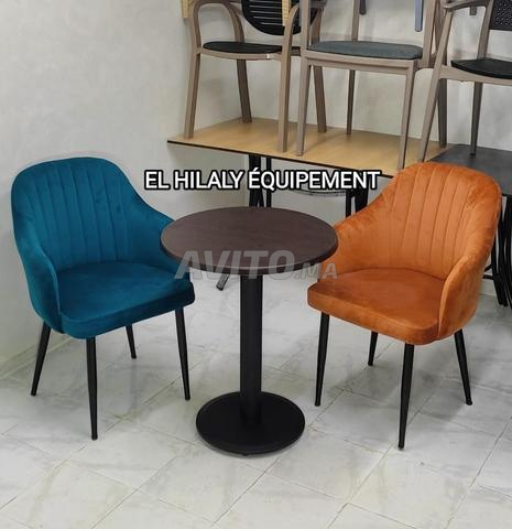 chaises table cafe restaurant