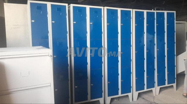 خزانة ملابس معدنية