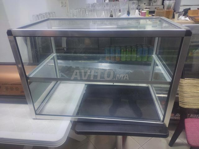 Vitrine présentoir en aluminium