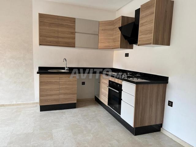 Studio non meublé à louer Victor hugo - image 4