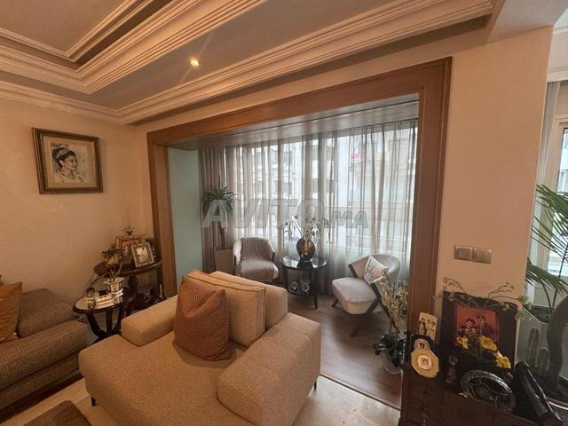 Bel Appartement de 222m² au Triangle d'Or