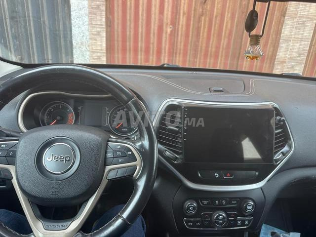 جيب شيروكي 2015 – ديزل أوتوماتيك – 8 خ.م - 2