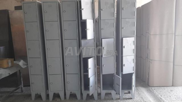 خزانة ملابس معدنية