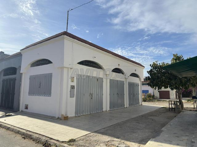 للبيع - محل تجاري بمساحة 61 متر مربع في موقع مثالي