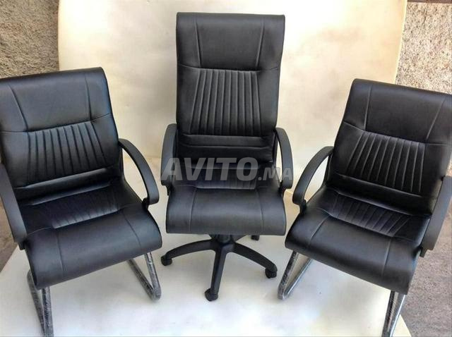 Ensemble de chaises pratiques et confortables, design adapté à tous les bureaux