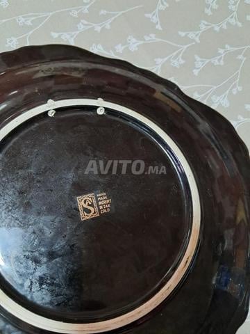 طبق يوناني من السيراميك الأسود/الذهبي