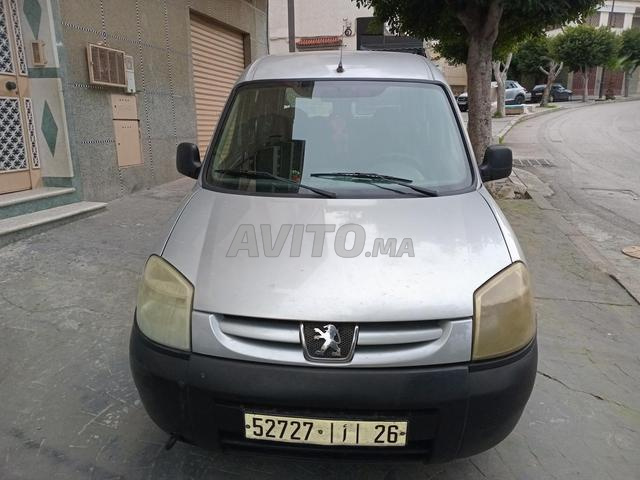 Peugeot Partner modèle 2007, moteur normal, double coulisse.