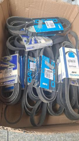 Lot courroie accessoires a temara