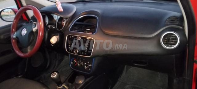 Fiat Punto Diesel Manuelle 2018 à Youssoufia - 2
