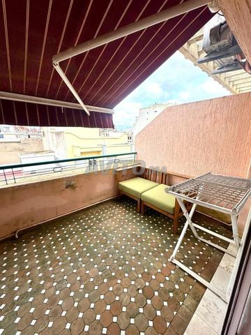 استوديو مريح مفروش للإيجار في كوتييه مع تراس